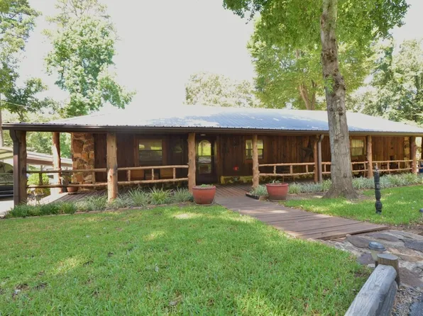 2092 An County Road 385, Palestine, TX 75801