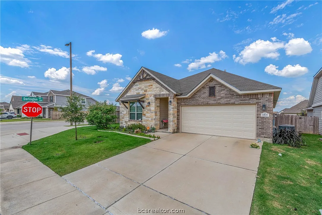 4 bed, 2088 sqft, $3,000 — Photo 2