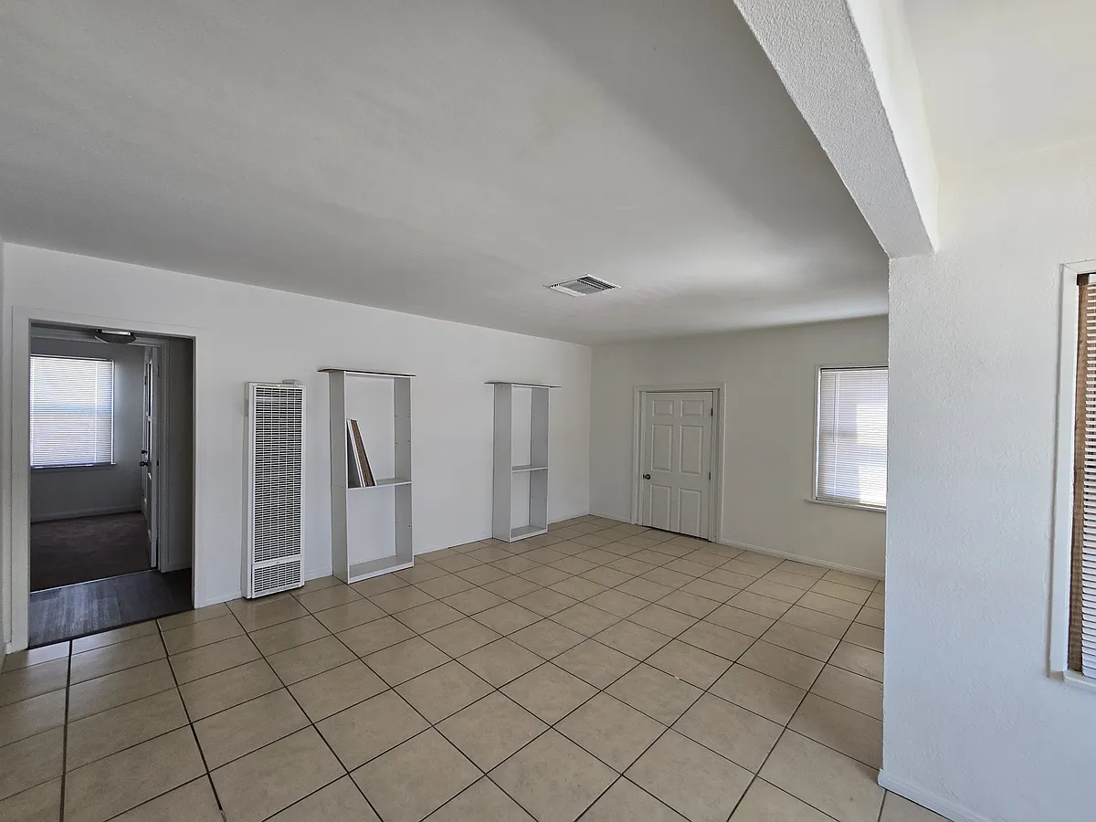 Building Photo - 729 Mount Vernon Ave