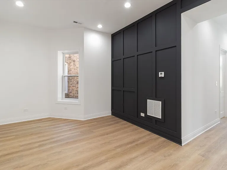 2520 N Mozart St #2R — Photo 4