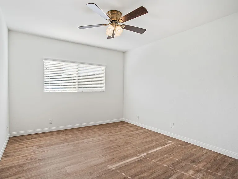 11000 Meadow Glen Way E — Photo 28