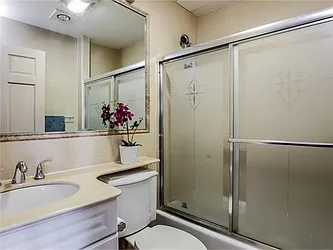 Sold by Avenue Sotheby's International Realty