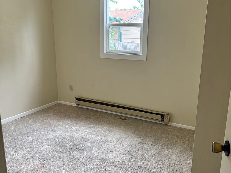 708 7th Ave — Photo 3