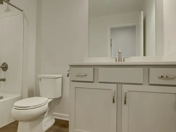 2171 Brandon Ln, Fremont, NE 68025