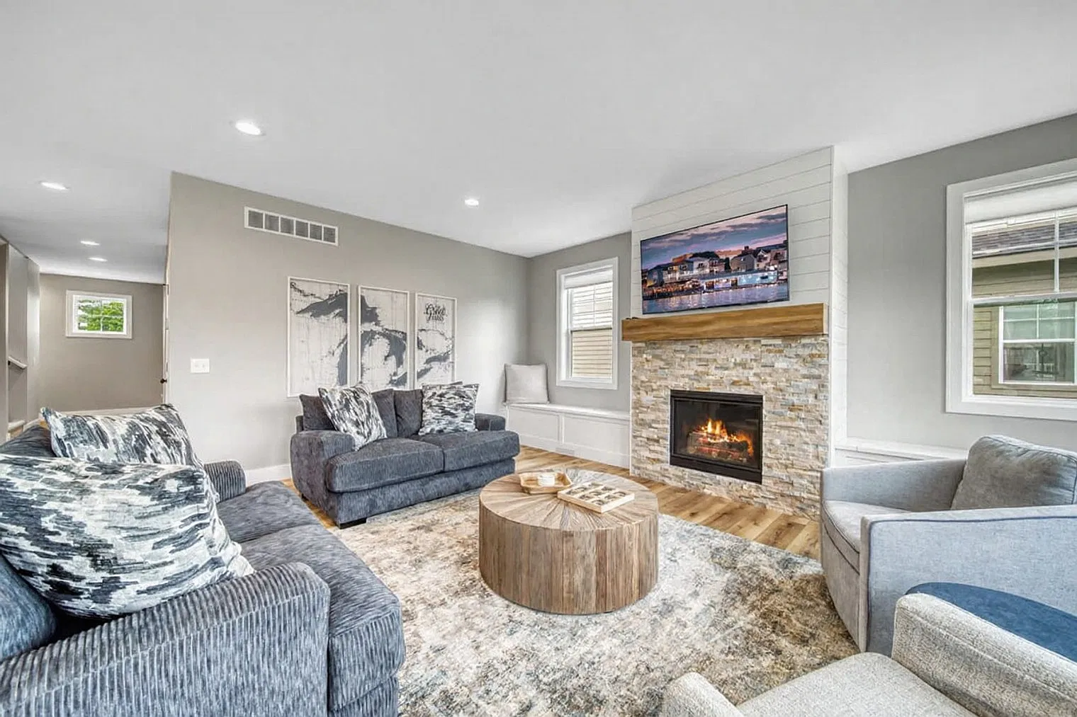 5 bed, 4.0 bath, 2906 sqft, $6,780 — Photo 1