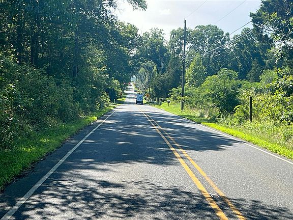 5th image of 744 Big Oak Rd