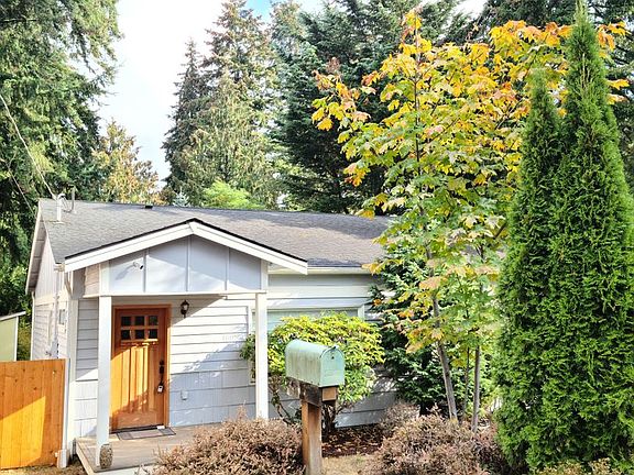2nd image of 16058 27th Ave NE