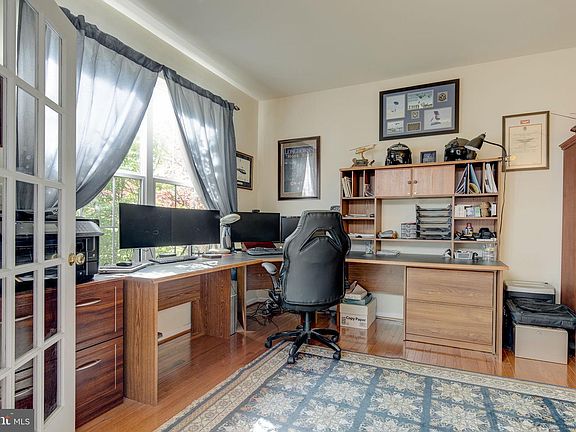 5th image of 2945 Avebury Stone Cir
