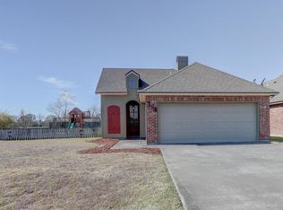 304 King Arthurs Way, Youngsville, LA 70592