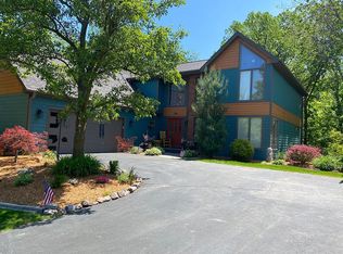 396 Westchester Ln, Valparaiso, IN