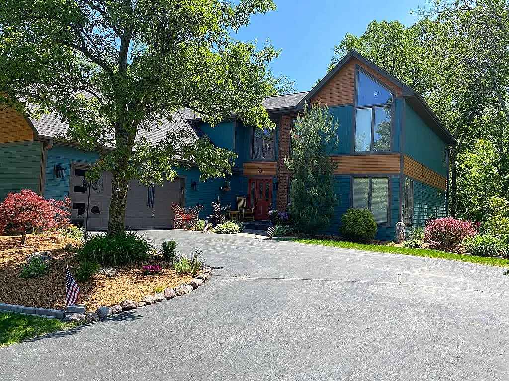 396 Westchester Ln photo 1