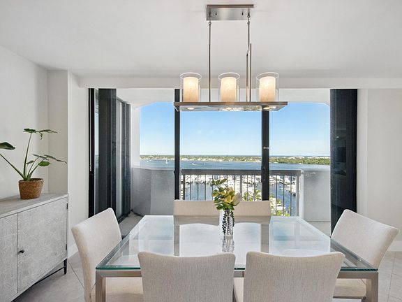 4th image of 123 Lakeshore Drive #1142