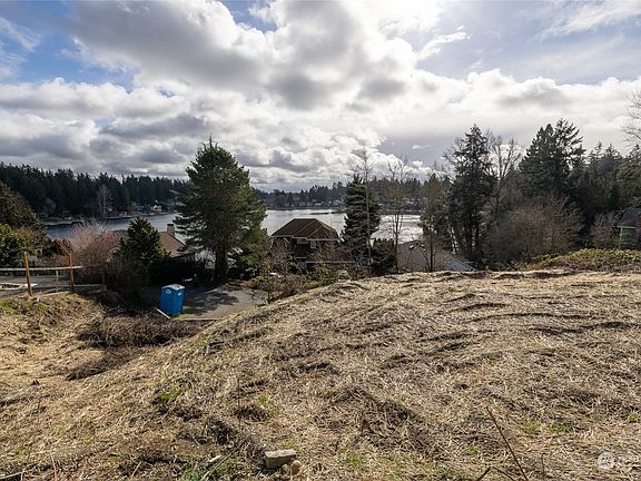 5th image of 9937 Clara Boulevard SW