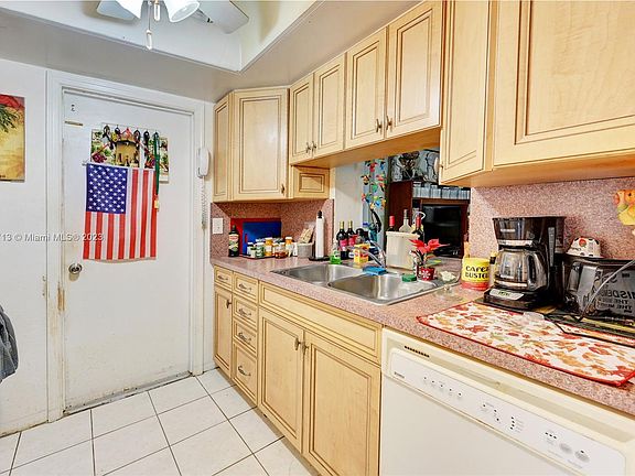 5th image of 4115 NW 47th Ct
