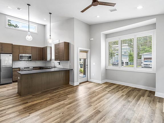 5th image of 61 Edens Landing Cir