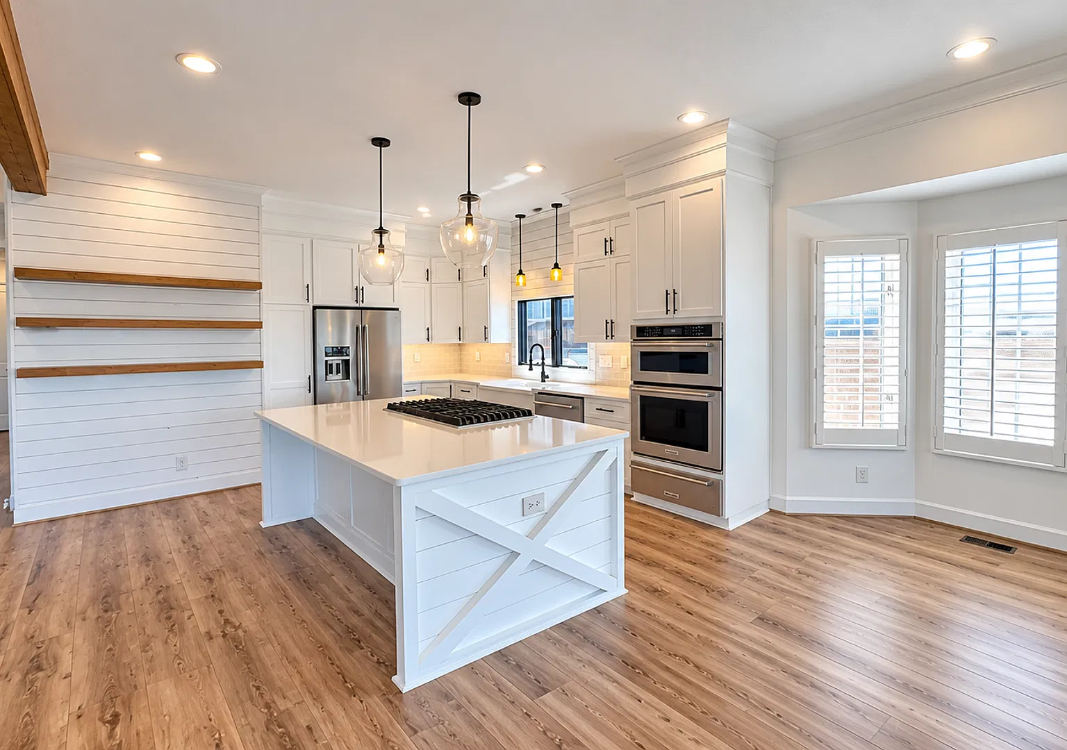 2852 Charlemagne Dr - Silver — Photo 4