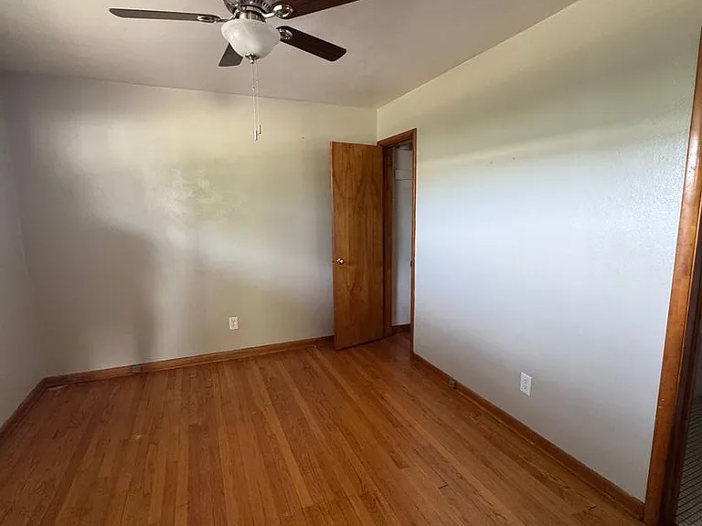 2323 Douglas St — Photo 5