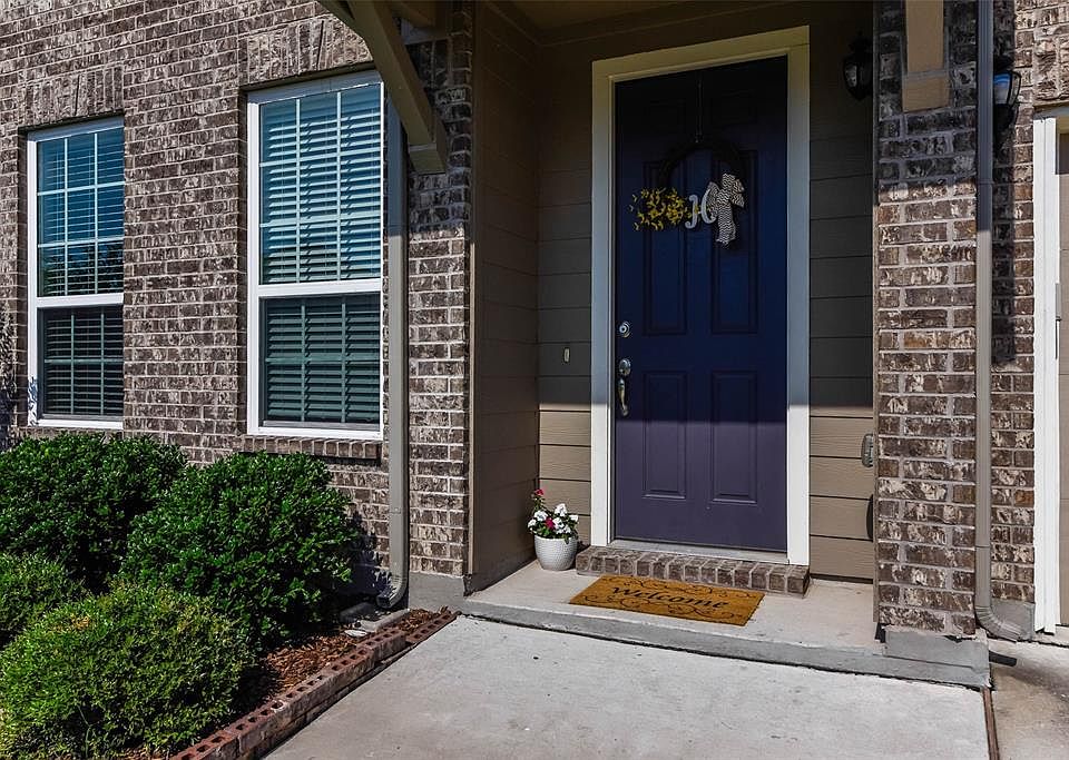 1st image of 906 S Cormorant Dr