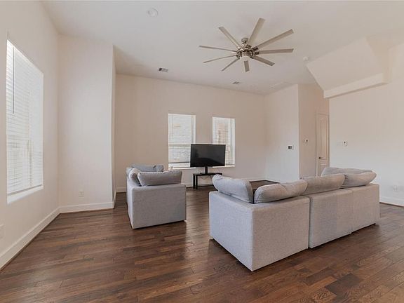 4th image of 9420 Glenfield Ct