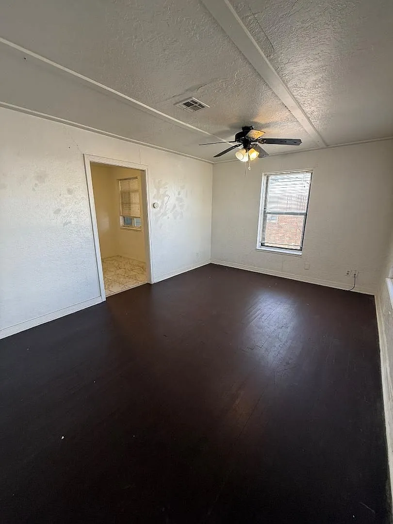 Building Photo - 1106 Arkansas St