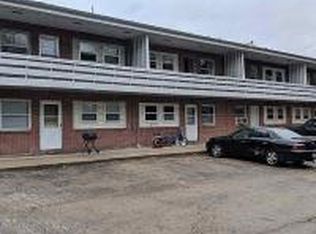 529 N Walnut Ave APT 4, Freeport, IL 61032