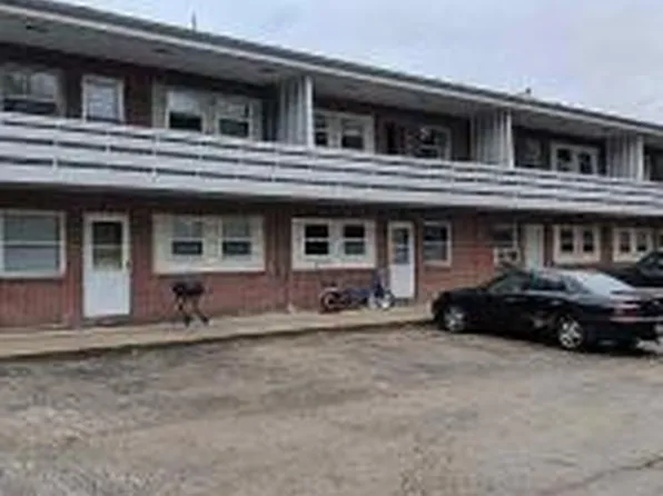 529 N Walnut Ave APT 4, Freeport, IL 61032
