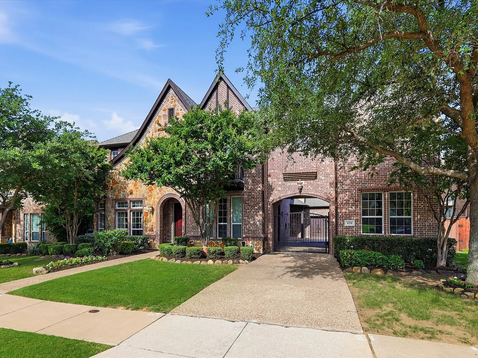 4 bed, 3.5 bath, 4471 sqft, $5,500 — Photo 3