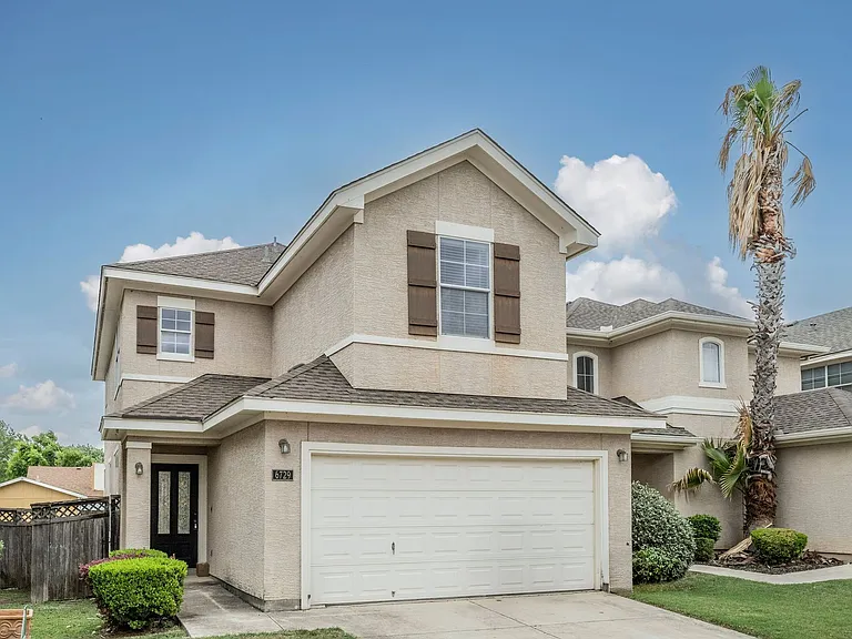 6729 Biscay Bay — Photo 10