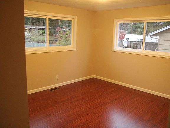 4th image of 6310 193rd St SW