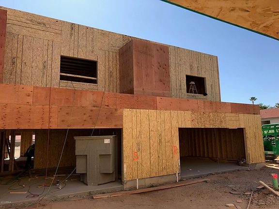 4th image of 2825 E TRACY Lane #1