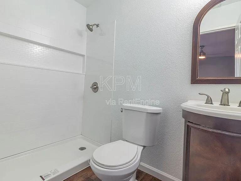 420 E Hampton St #A — Photo 16