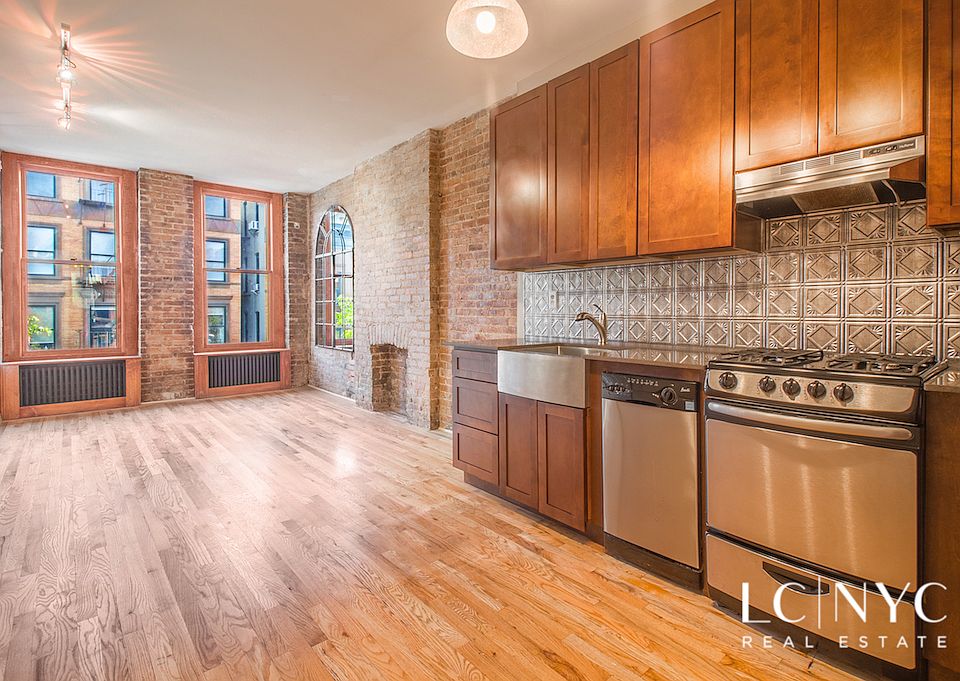 1st image of 106 W 118th St APT 3