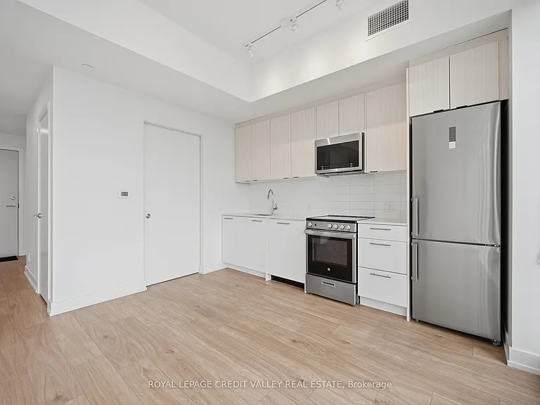 225 Veterans Dr #1201 — Photo 28