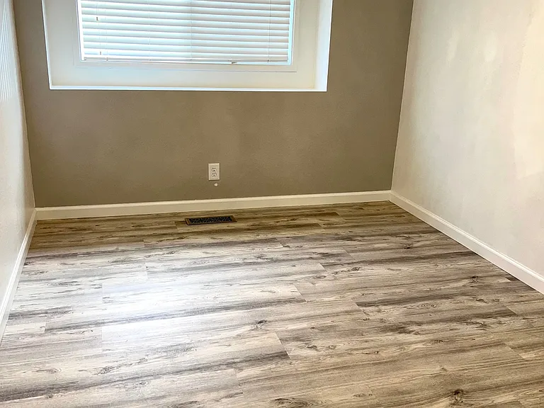 734 Hemlock Ct — Photo 10