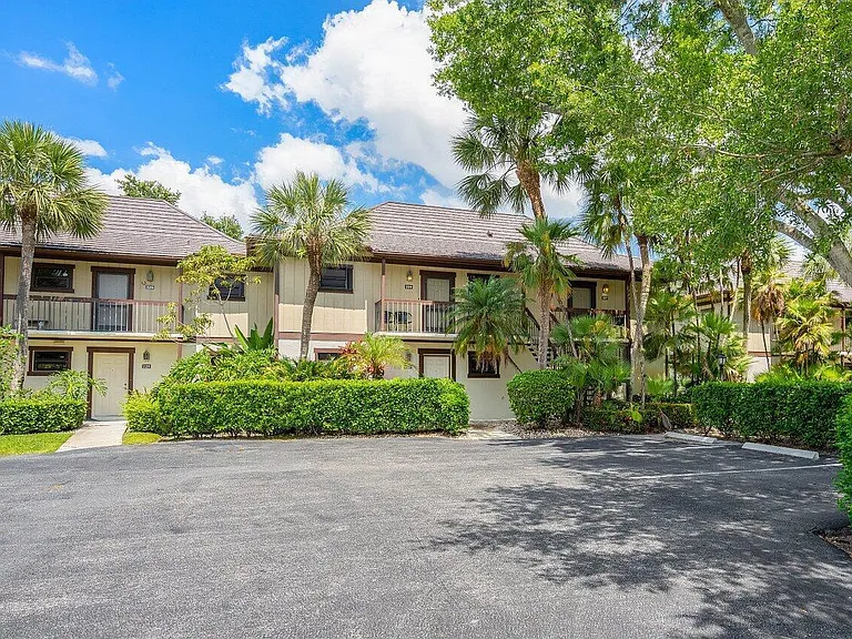 13334 Polo Club Rd #327 — Photo 34