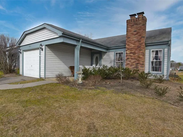 431 Kingston Drive #431, Ridge, NY 11961