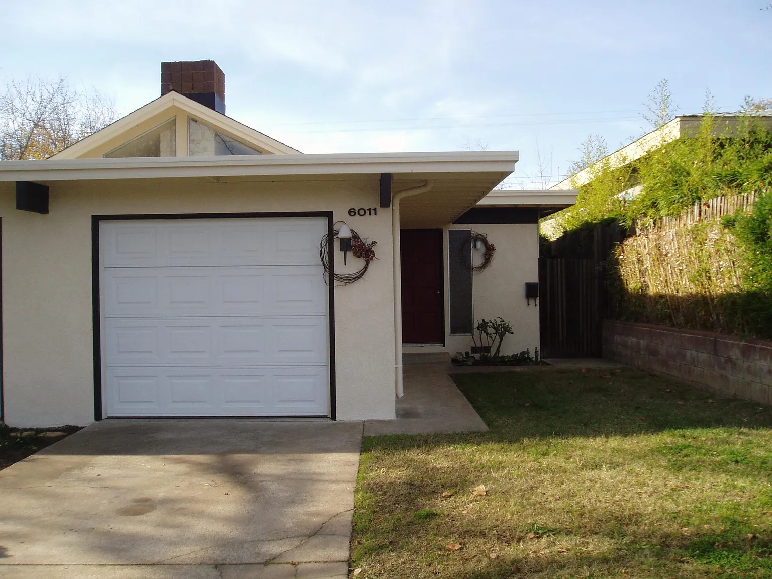 2 bed, 1008 sqft, $2,195 — Photo 2
