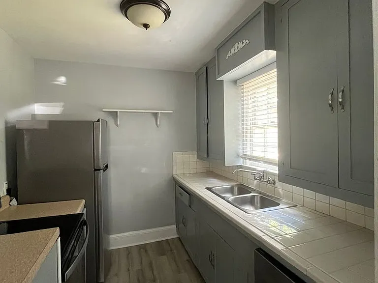 111 Columbia Dr #1 — Photo 7
