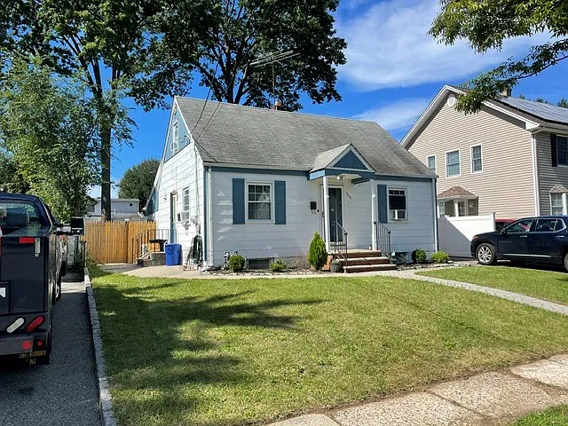 3 bed, 1700 sqft, $3,950 — Photo 2