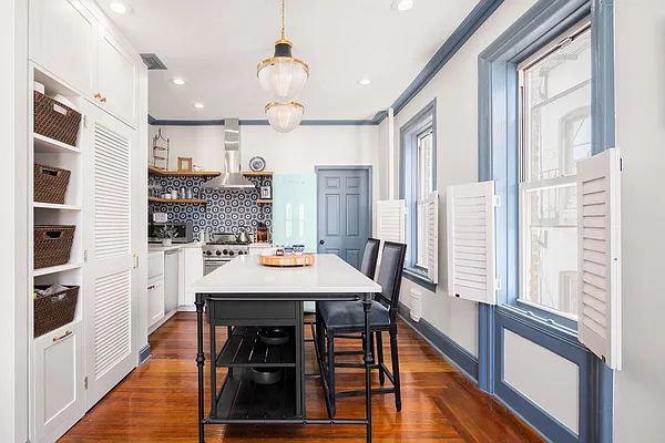 Sold by Compass | media 1