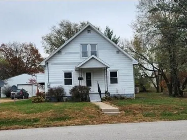 644 5th St, Plainville, IN 47568