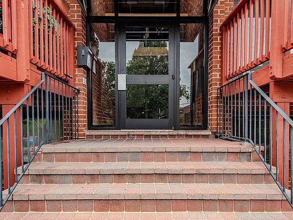 3rd image of 202 Skyhill Rd APT 8
