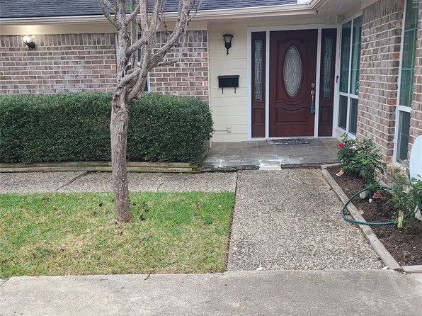 1006 Walnut Bend Ln, Houston, TX 77042