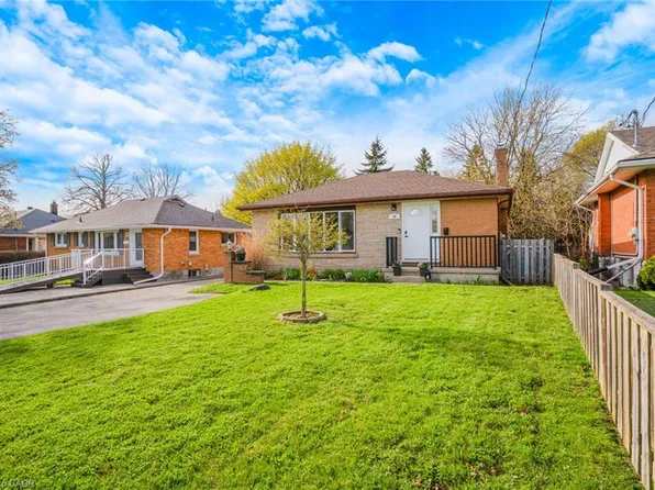36 Hilltop Dr, Cambridge, ON N1R 1T1