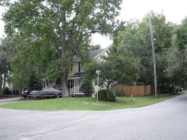 Corner Front 1