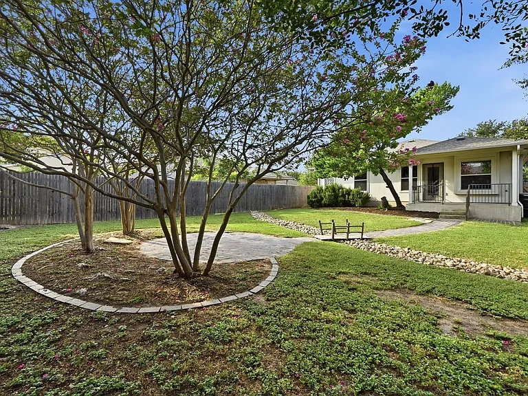 920 Coronation Way — Photo 22
