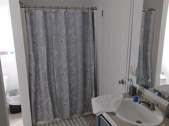 Master bathroom 