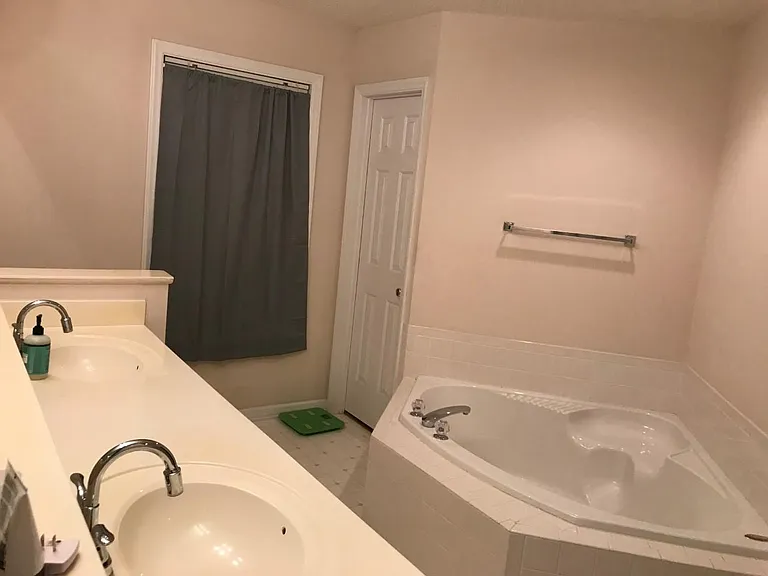 112 Stablegate Dr — Photo 8
