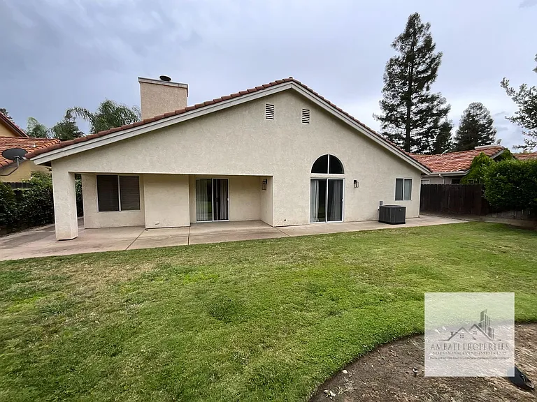 1834 E Lester Ave — Photo 25