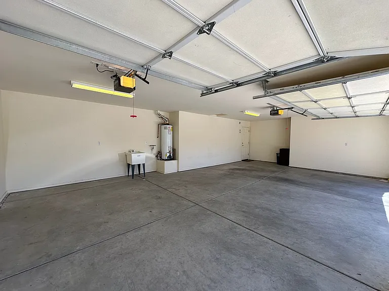 660 Country Club Dr — Photo 38